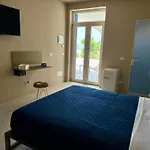 Kyma לינה וארוחת בוקר 3*